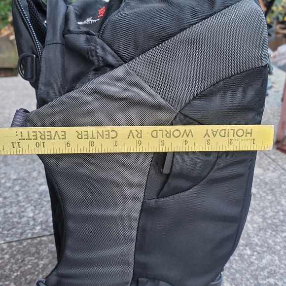 Osprey convertible weeled duffel - Picture 6 of 12